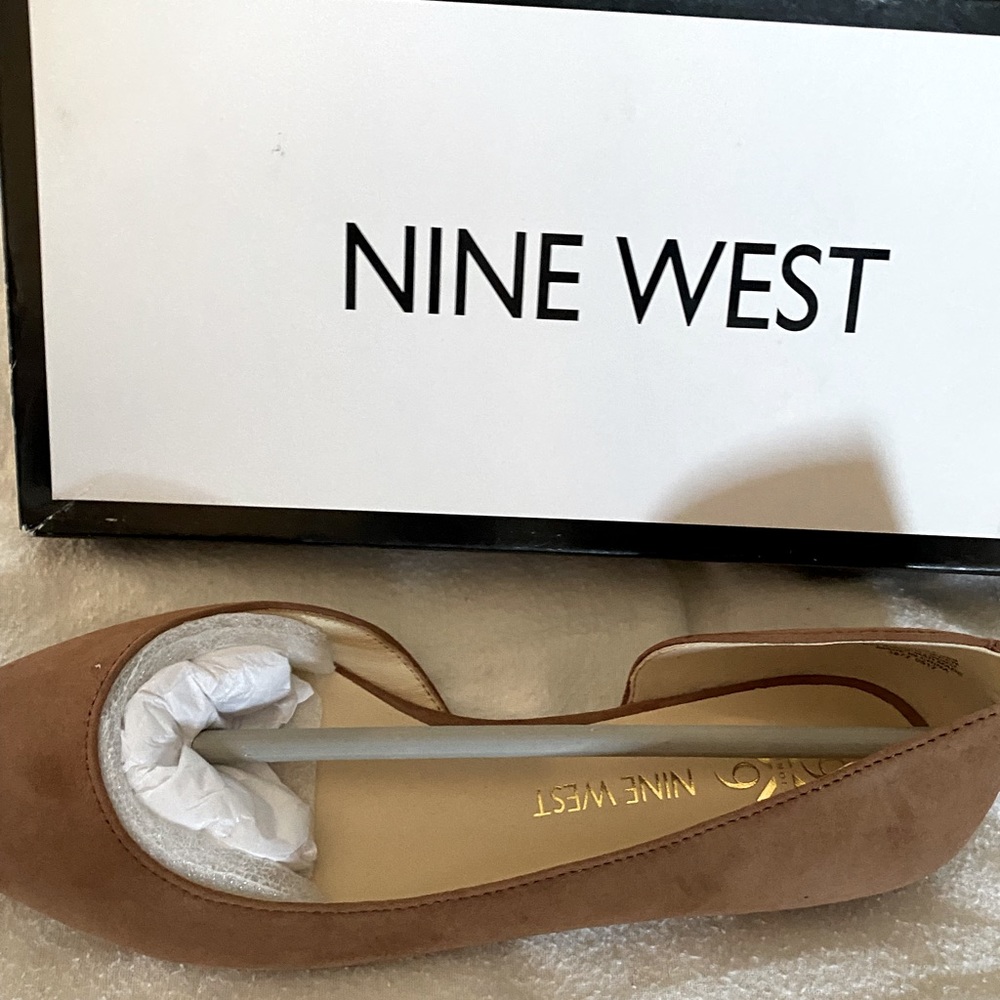 Nine West, 8.5 M caramel colored suede flats NIB